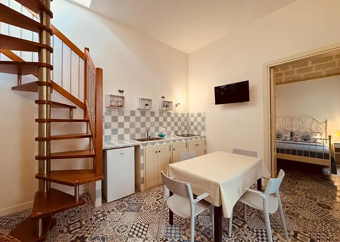 In Centro Con Terrazza Σπίτι διακοπών Φαβινιάνα