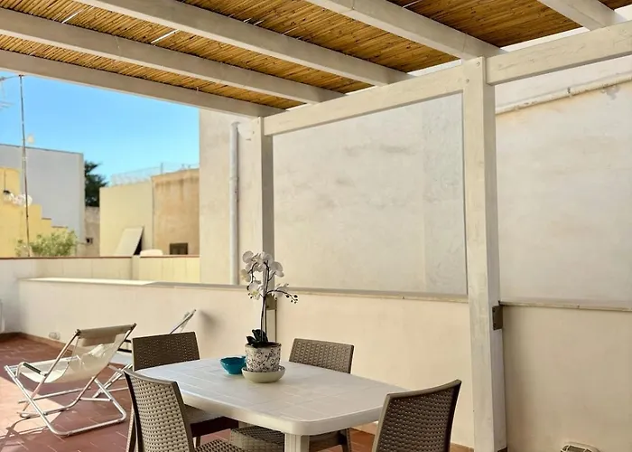 Σπίτι διακοπών In Centro Con Terrazza Φαβινιάνα